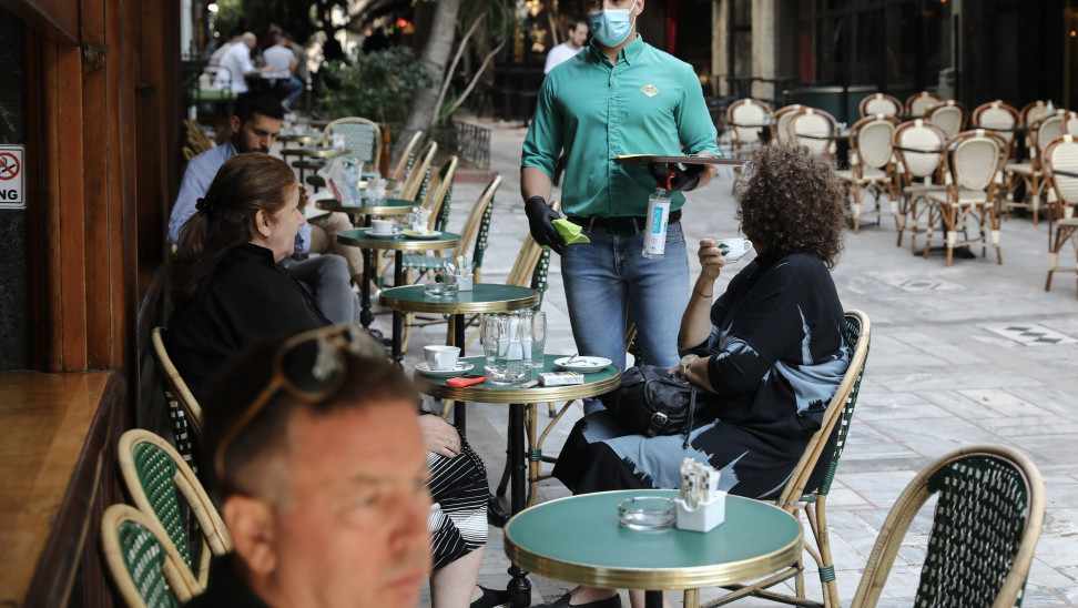 Απανωτές ακυρώσεις στους χώρους εστίασης