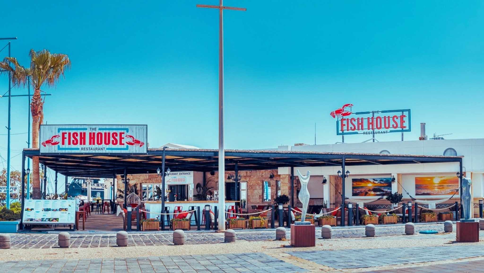 Η ιστορική ψαροταβέρνα  Αιγιάλος, μετακόμισε στο λιμανάκι Αγίας Νάπας!