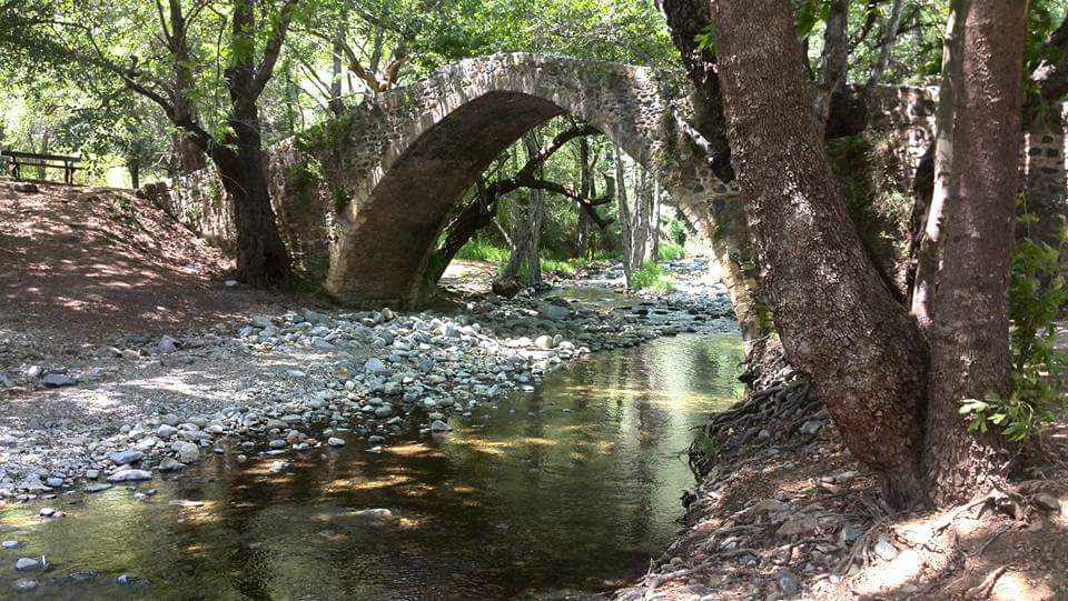 To «Μεσαιωνικό Γεφύρι του Τζιελεφού»