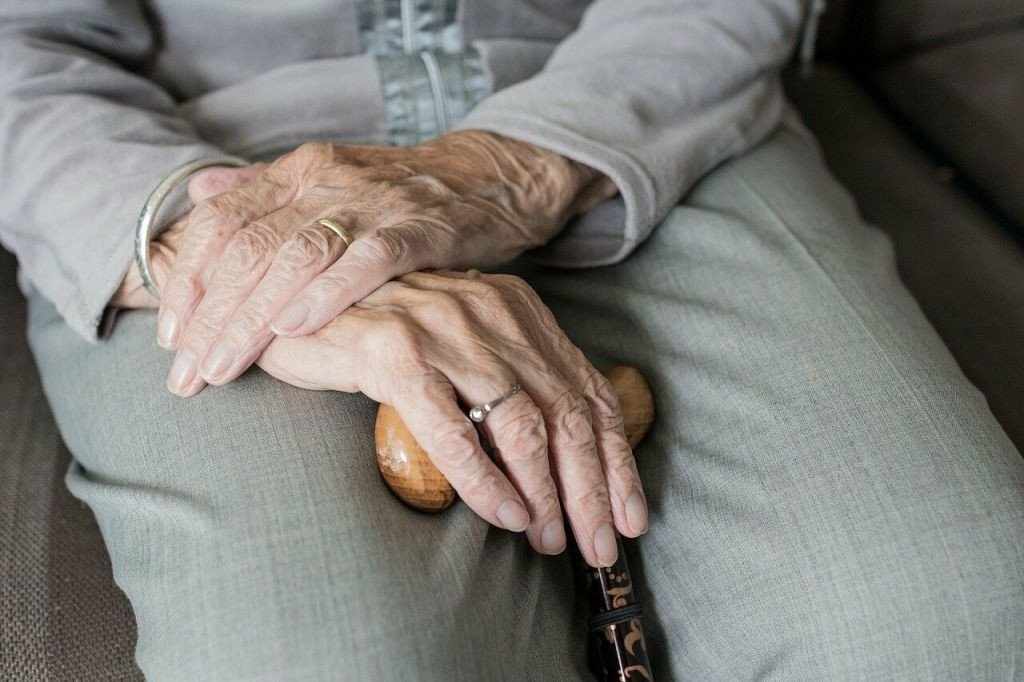 Αντί καραντίνα πήγαινε κανονικά δουλειά υπεύθυνος σε γηροκομείο