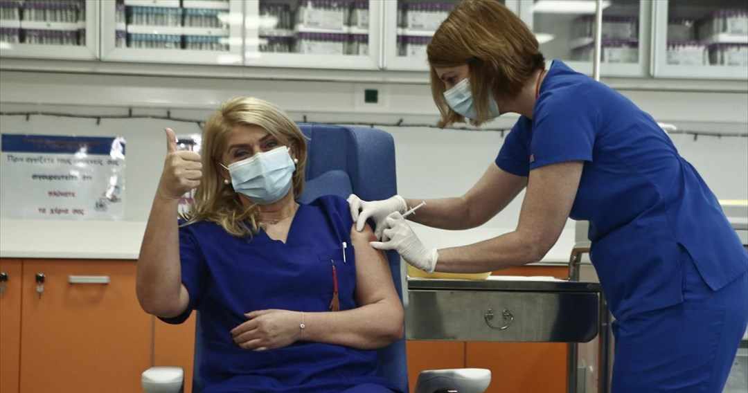 Ανοίγει αρχές Οκτωβρίου η πύλη εμβολιασμού για 3η δόση σε 65+