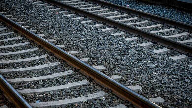Παρολίγον σύγκρουση τρένων στη Λάρισα