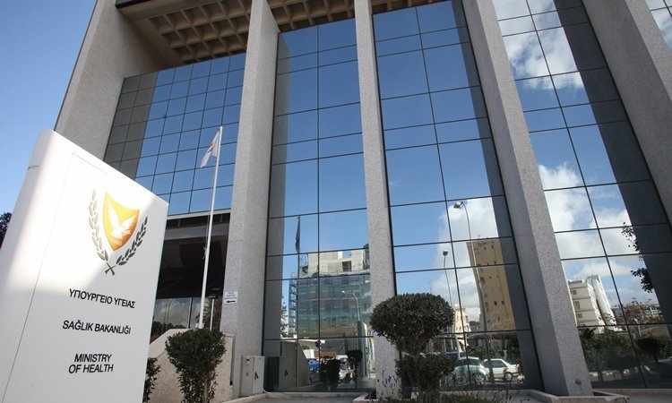 Απαντά με στοιχεία το Υπ. Υγείας
