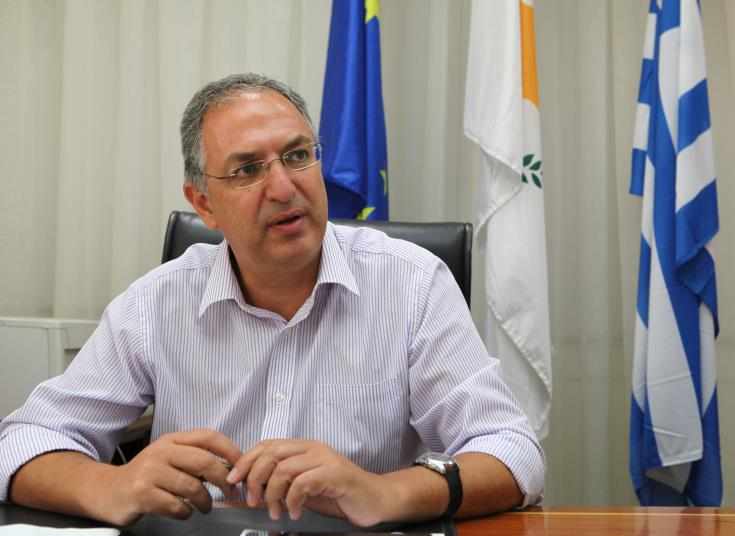 Θετικός στον κορωνοϊό ο Υπουργός Γεωργίας Κώστας Καδής