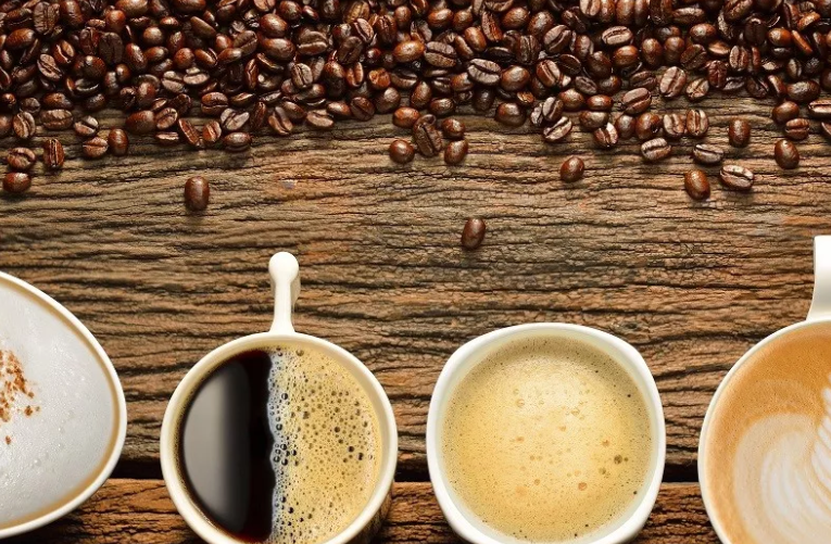 Άρωμα καφέ και street food στη Λάρνακα