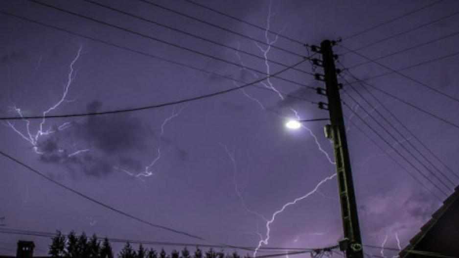 Κεραυνός άφησε χωρίς ρεύμα 12 κοινότητες της Λεμεσού