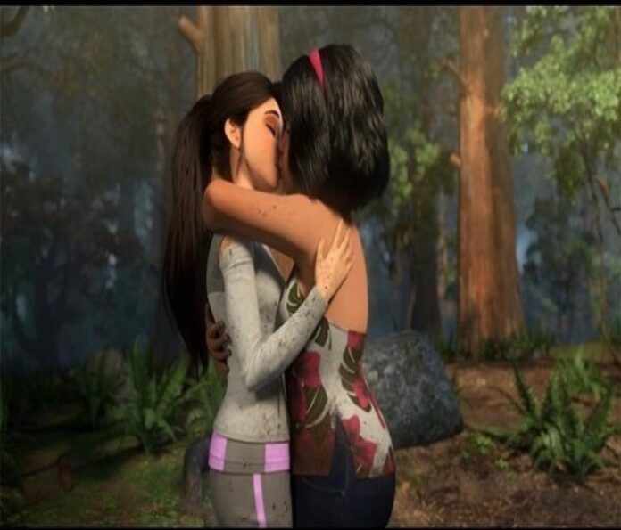 Το ξέσπασμα γνωστού σκηνοθέτη, για τα gay φιλιά σε κινούμενα σχέδια