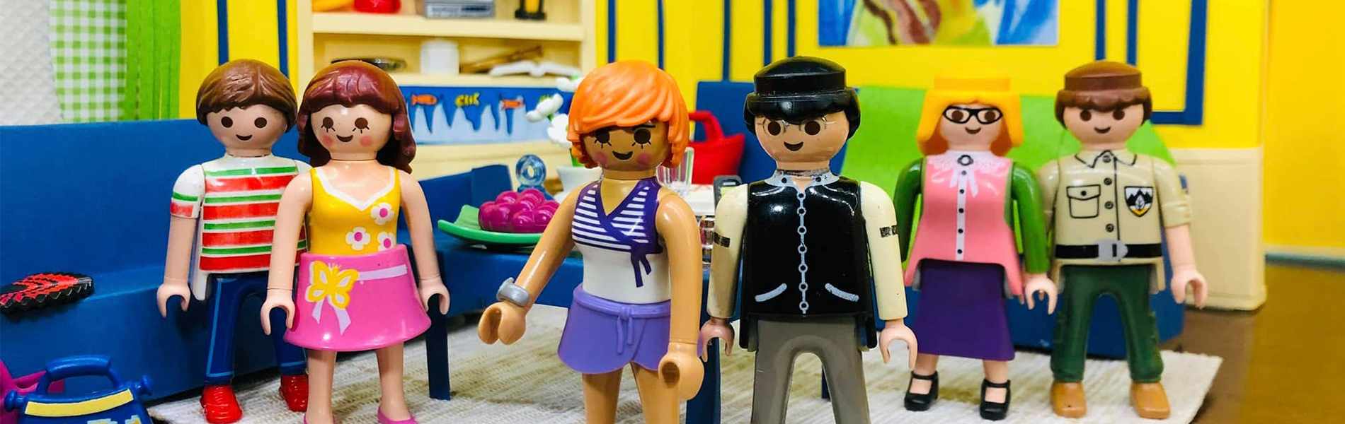 Σχεδίασε σκηνές από το «Κωνσταντίνου και Ελένης» με Playmobil και έγινε viral
