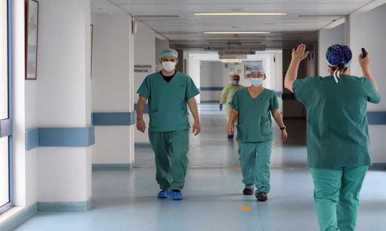 2 θάνατοι και 324 νέα κρούσματα