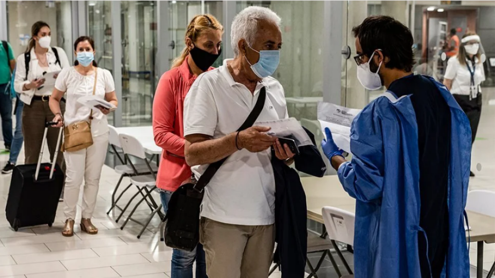 Υποχωρούν ημερήσια κρούσματα και νοσηλείες