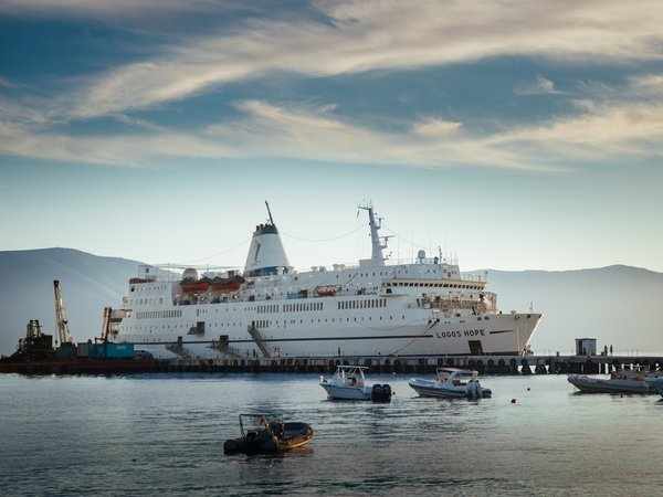 Η μεγαλύτερη πλωτή έκθεση βιβλίου στον κόσμο φτάνει και στην Κύπρο.