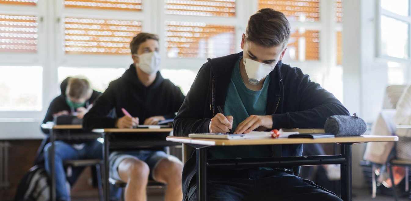 Σχολείο ζητά υποχρεωτική μάσκα και Rapid test. Χαμός απο την απόφαση
