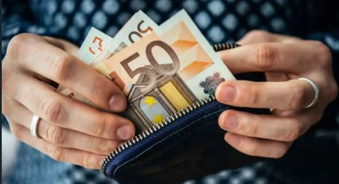 Περίπου €2.500 ο μέσος μισθός των Κυπρίων