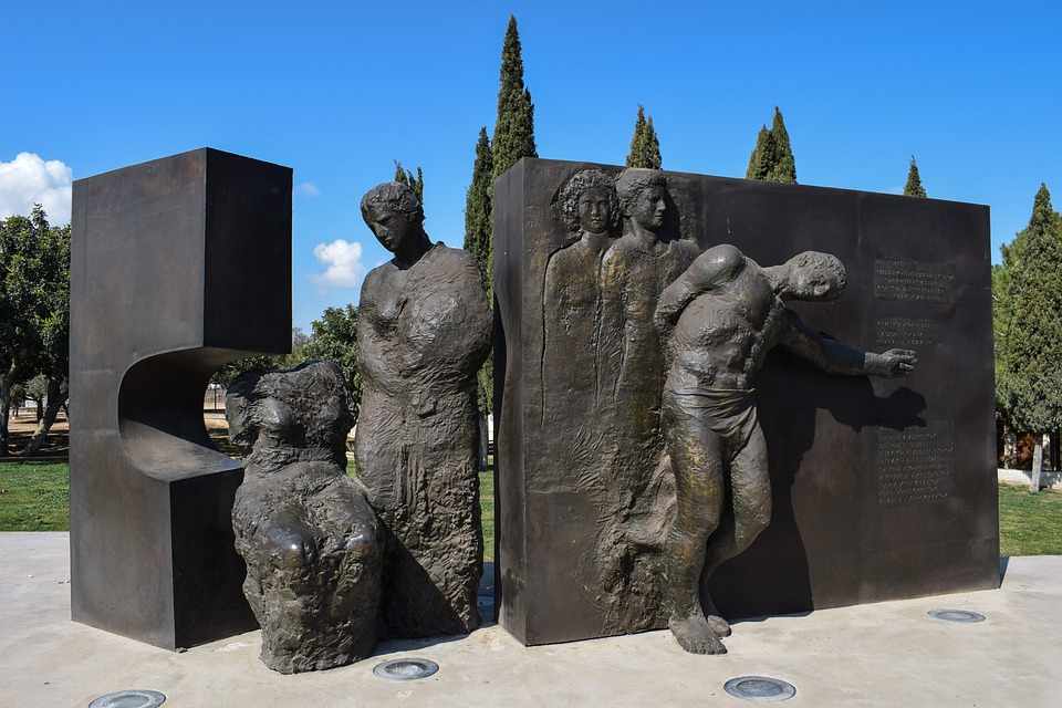 Μνημείο Πεσόντων, Δολοφονηθέντων και Αγνοουμένων 1974, Δερύνειας
