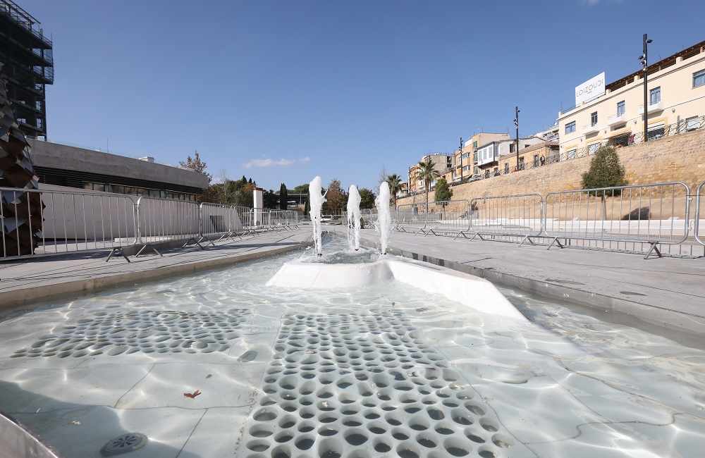 Από σήμερα καλωσορίζει και επίσημα κόσμο η Πλατεία Ελευθερίας