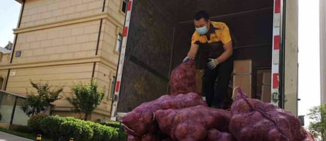 Του έστειλε έναν τόνο κρεμμύδια επειδή την απάτησε