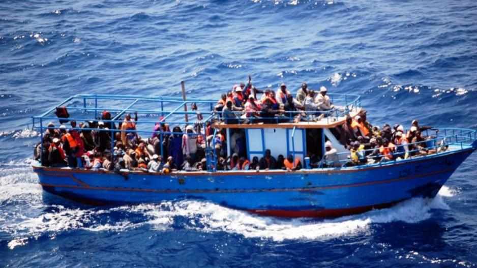 Σε διαθεσιμότητα 12 αστυνομικοί για την διαφυγή βάρκας μεταναστών