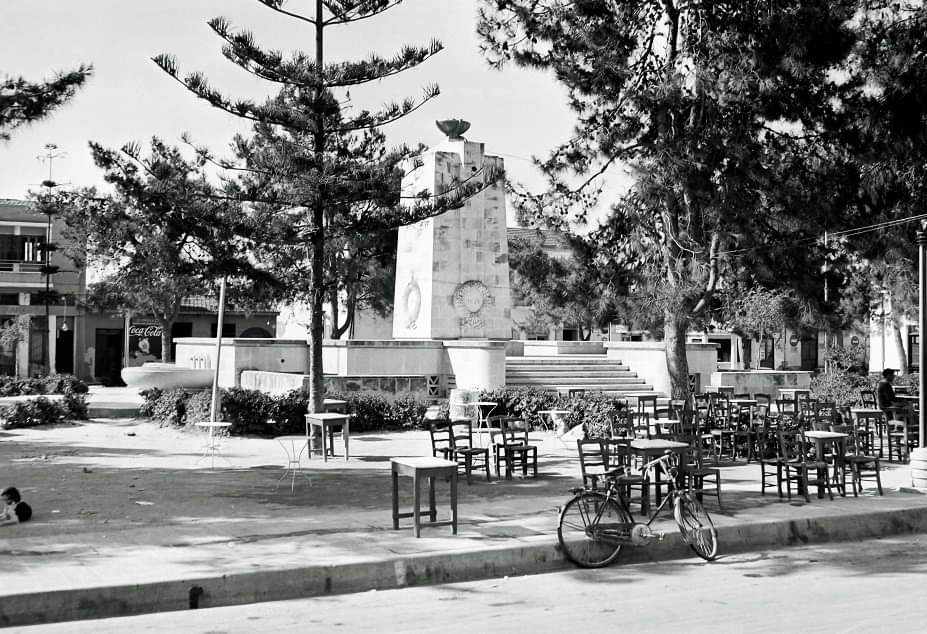 Πλατεία Ηρώων άλλως «Κκεσεγλουδιών» και η ιστορία της