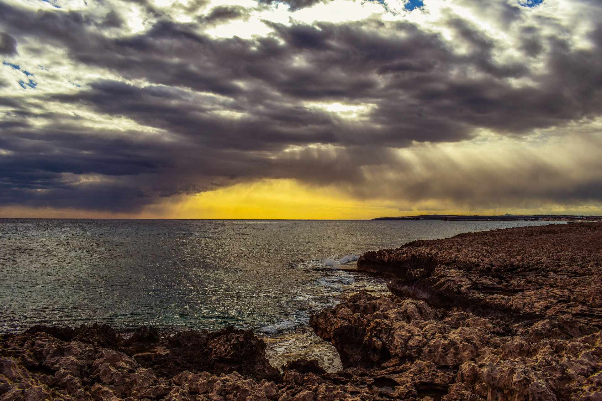 Κύπρος: Επιδείνωση του καιρού με βροχές και καταιγίδες