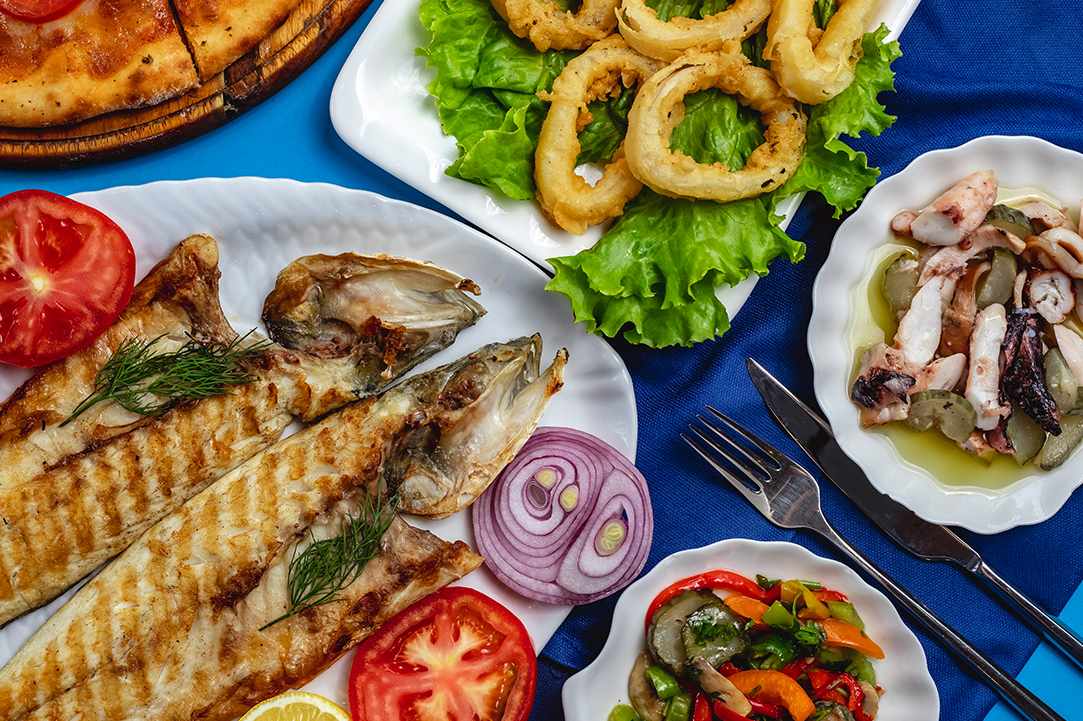 Mερακλίδικους μεζέδες σε ψαροταβέρνα που άντεξε στον χρόνο