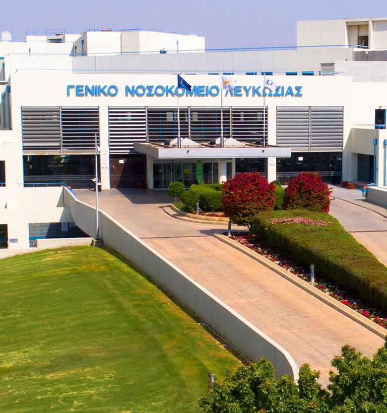 Τσακώθηκε με τον γείτονά της και τον τραυμάτισε με αιχμηρό αντικείμενο