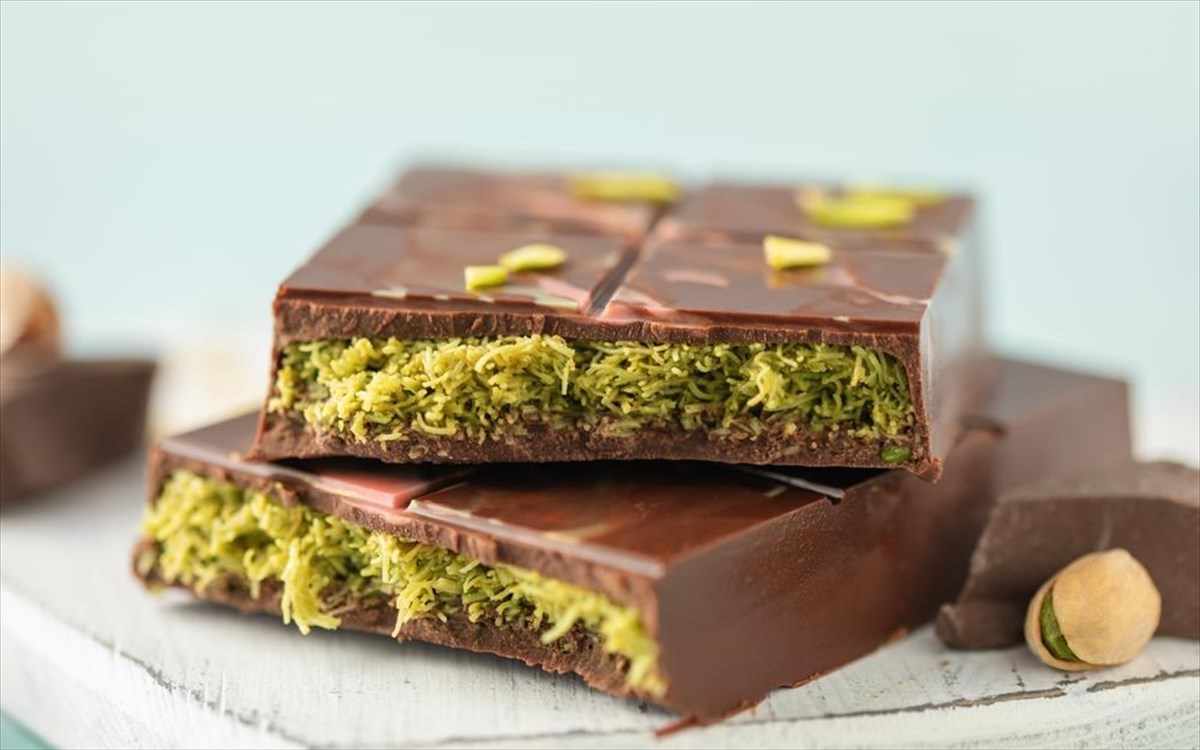 Η σοκολάτα Ντουμπάι «καταπίνει» τα φιστίκια του πλανήτη