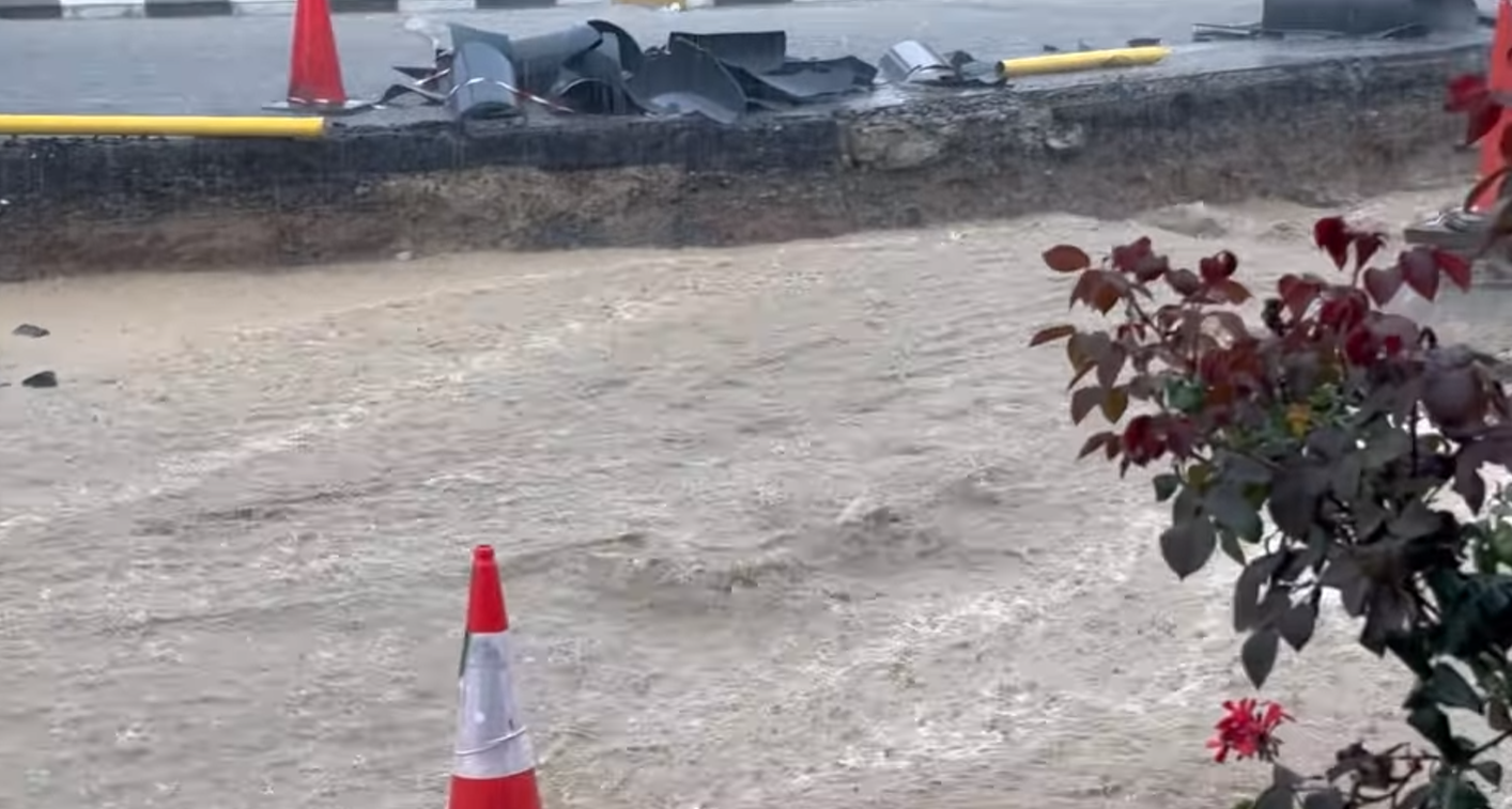 Καταρρακτώδεις βροχές και χαλάζι