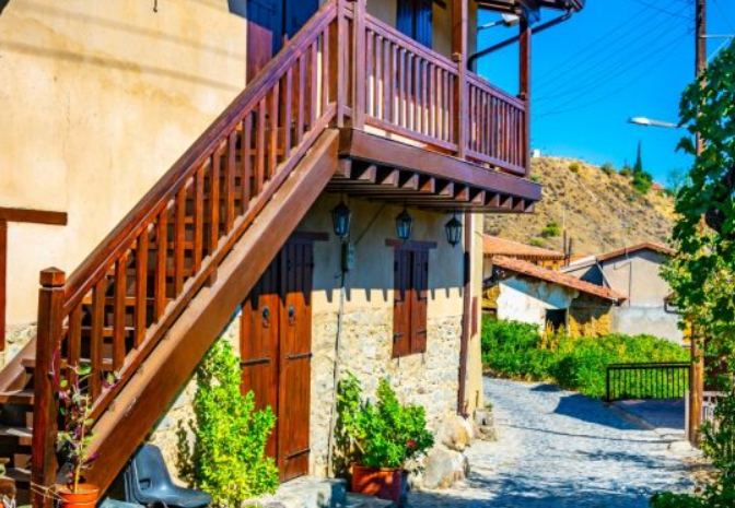 Κακοπετριά: Το γλυκό του κουταλιού έχει ξανά την τιμητική του