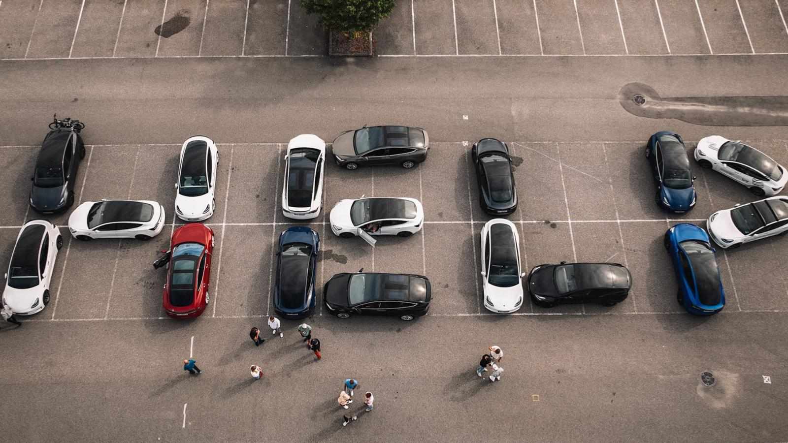 Σε απεργία πείνας οι ιδιοκτήτες Tesla -Για ποιον λόγο προχωρούν σε ακραίες διαμαρτυρίες