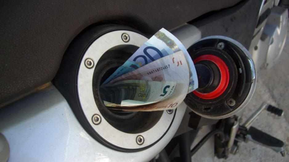 Μείωση της τιμής της βενζίνης