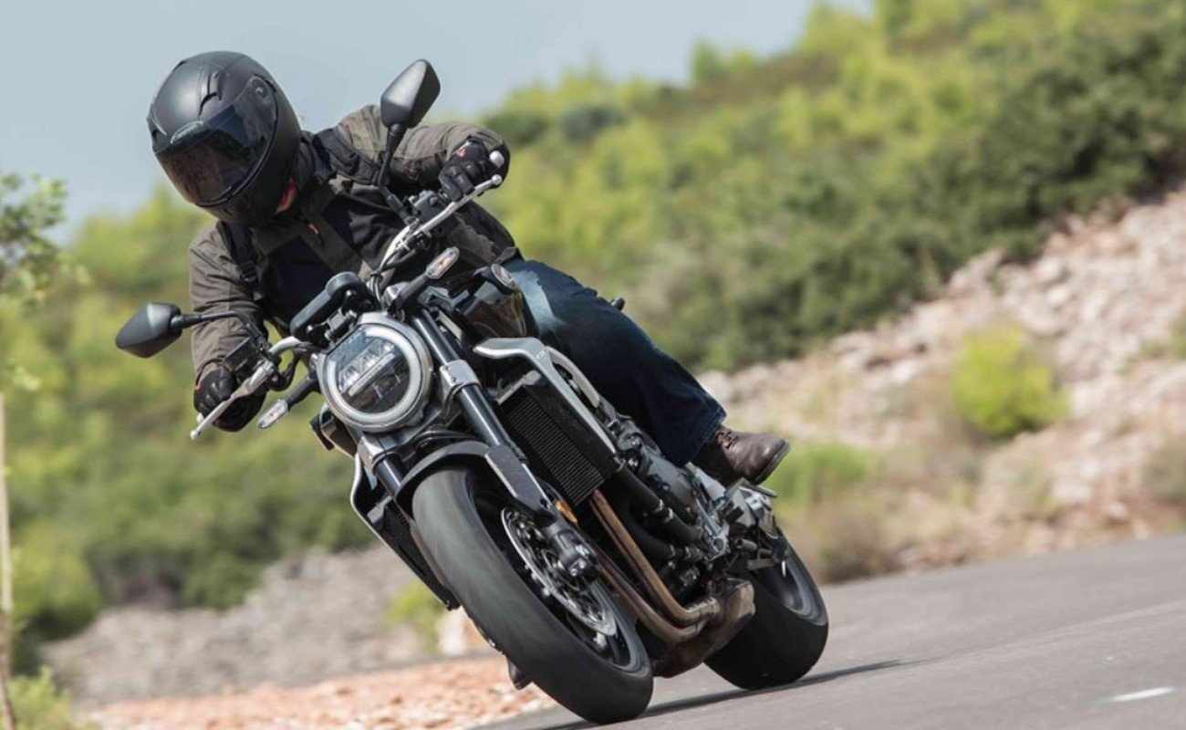 700 μοτοσικλετιστές αποκτούν προστατευτικό εξοπλισμό