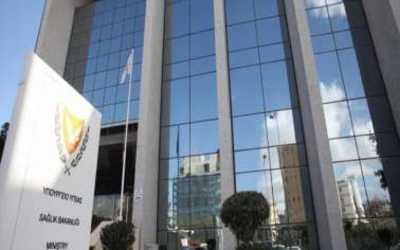 Τι αλλάζει για κρούσματα και στενές επαφές