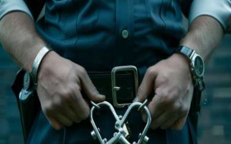 Ζήτησε από τουρίστρια το κινητό της για να τηλεφώνησει, το άρπαξε και έφυγε