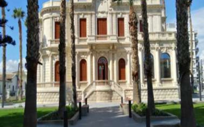 Δημοτική Πανεπιστημιακή Βιβλιοθήκη