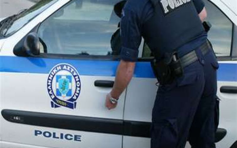 Χτύπησε την 14χρονη κόρη του στο κεφάλι επειδή καθυστέρησε να επιστρέψει