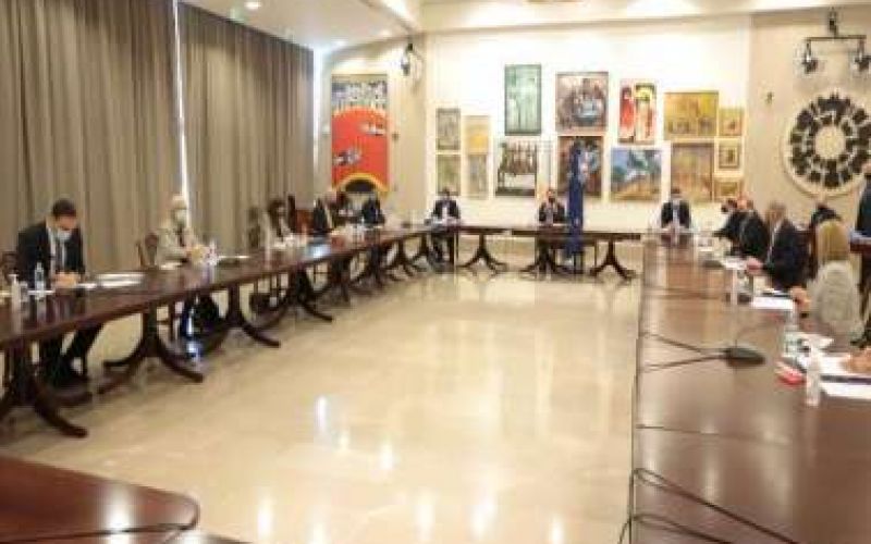 Κλείνουν εστίαση, εμπορικά κέντρα, λύκεια, εκκλησίες