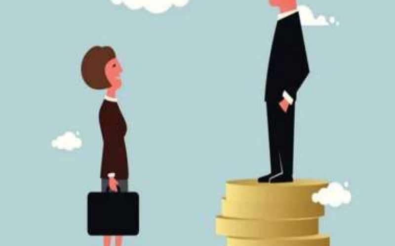 Η γυναίκα εργάζεται περισσότερο για να φτάσει τον μισθό του άνδρα