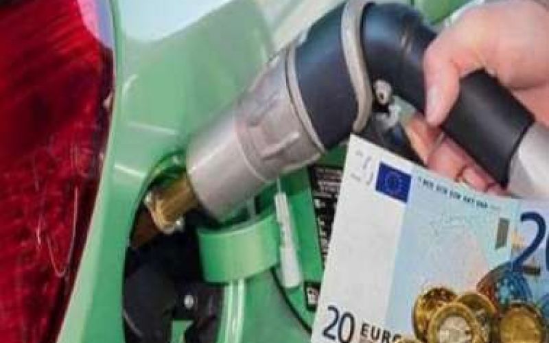 Πέφτει η τιμή του πετρελαίου – Θα έχουμε φθηνότερη βενζίνη και ρεύμα;