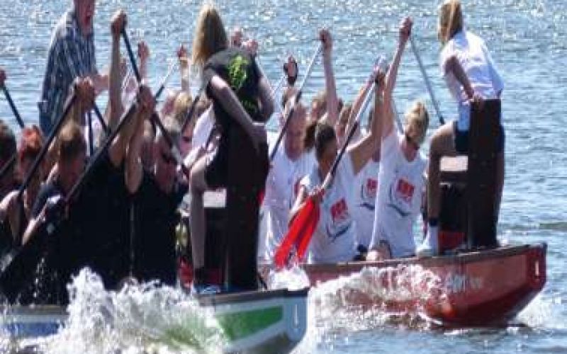 Благотворительные гонки "Charity Dragonboat Challenge Paddle For The Children"