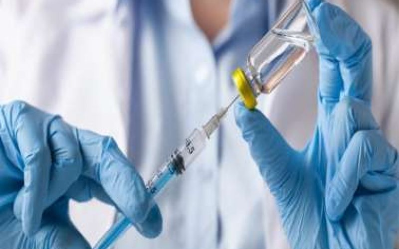 Κορωνοϊός: Γιατί μολύνονται οι εμβολιασμένοι;