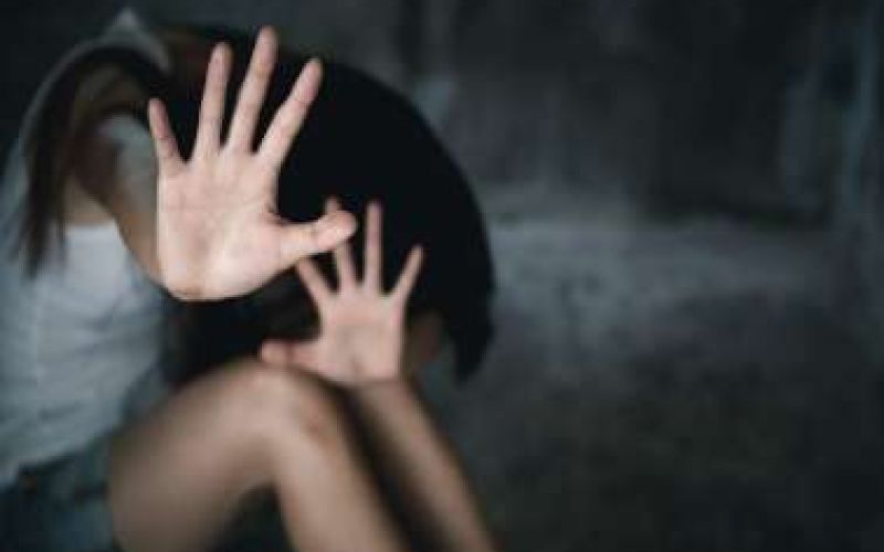 Η έκθεση γυναικών και παιδιών σε βία συνδέεται με προβλήματα υγείας