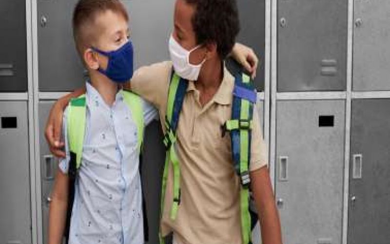Η Δέλτα δεν προκαλεί σοβαρότερη νόσηση σε παιδιά και εφήβους
