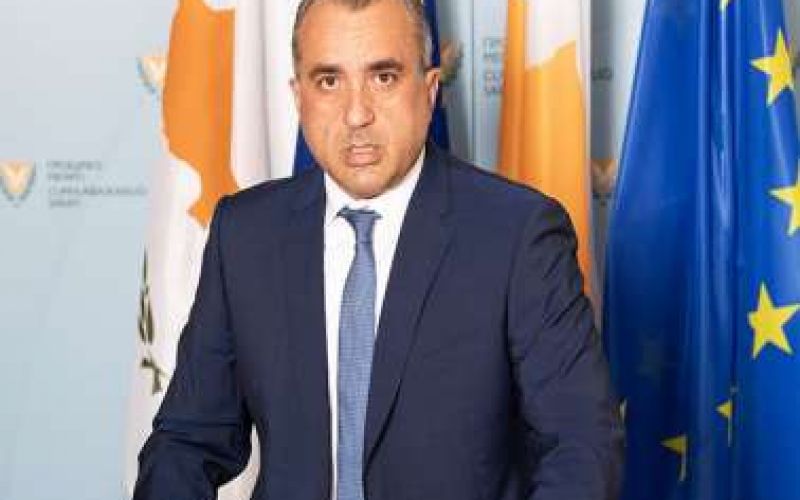 Χατζηπαντέλας: Αυστηρότερα μέτρα αν δεν αυξηθούν οι εμβολιασμοί