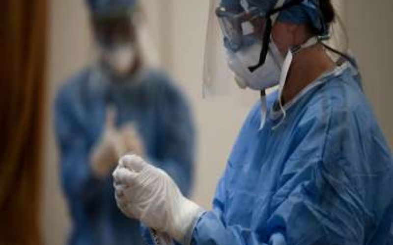 Πέντε θάνατοι και 402 νέα κρούσματα
