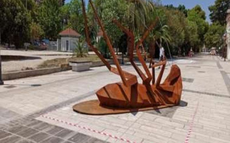 Αν φοβάσαι τις κατσαρίδες μην περάσεις ποτέ από εδώ