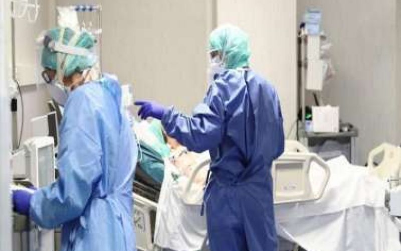 Ένας νέος θάνατος και 466 νέα κρούσματα