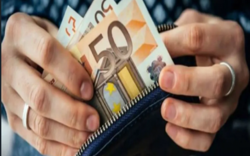 Περίπου €2.500 ο μέσος μισθός των Κυπρίων