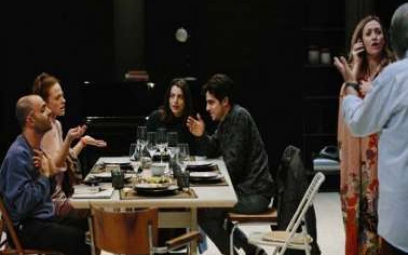 Το έργο οι "Φυλές" ανεβαίνει στην Κεντρική Σκηνή του ΘΟΚ για μία σειρά παραστάσεων στη Λευκωσία-Λεμεσό-Λάρνακα