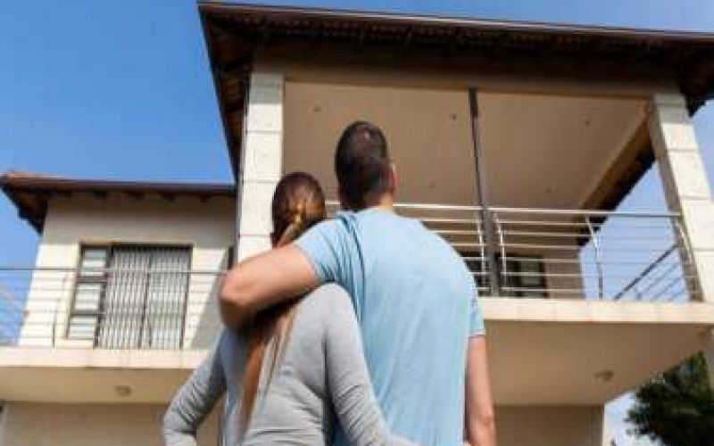 Όνειρο απατηλό η στέγαση για νέα ζευγάρια