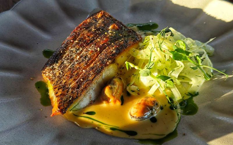 SeaNatra Lounge Bar Restaurant